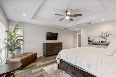 10735 Cedar Creek Drive, Houston, TX 77042 - Photo 17