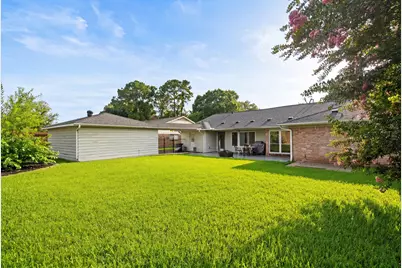 10735 Cedar Creek Drive, Houston, TX 77042 - Photo 27