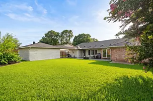 10735 Cedar Creek Dr, Houston, TX 77042 - Photo 27