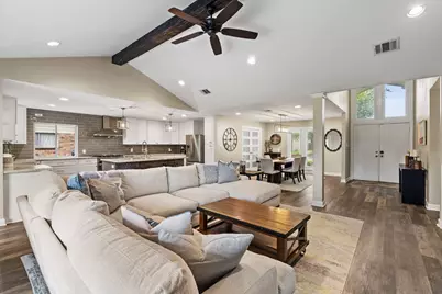 10735 Cedar Creek Drive, Houston, TX 77042 - Photo 3