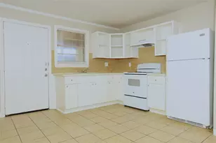 123 W 6th St, Freeport, TX 77541 - Photo 5