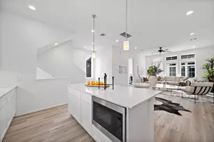 1526 Ojeman Rd, Houston, TX 77055 - Photo 5