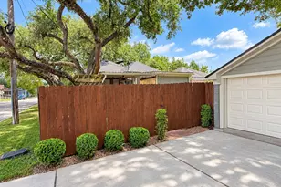 415 N Ave D, Humble, TX 77338 - Photo 5