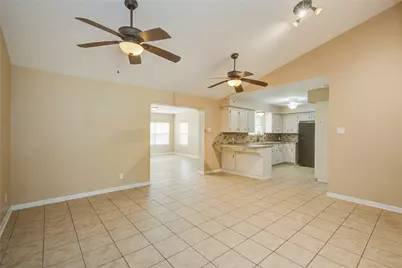 433 Southern Oaks Drive, Lake Jackson, TX 77566 - Photo 9