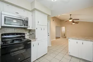 433 Southern Oaks Dr, Lake Jackson, TX 77566 - Photo 13