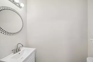 7711 Twin Hills Dr, Houston, TX 77071 - Photo 17