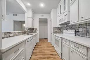 2475 Underwood St, Houston, TX 77030 - Photo 5