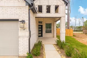 719 Campbell Xing Ct, Willis, TX 77318 - Photo 3