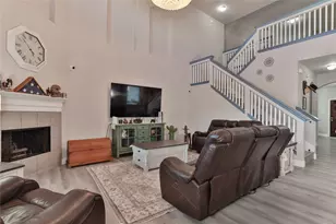 107 Frst Bnd Ct, Clute, TX 77531 - Photo 9