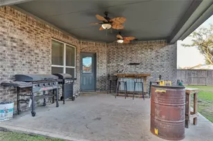 107 Frst Bnd Ct, Clute, TX 77531 - Photo 35