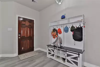 107 Forest Bend Court, Clute, TX 77531 - Photo 5