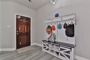 107 Frst Bnd Ct, Clute, TX 77531 - Photo 5