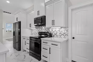 1018 Seashell Dr, Surfside Beach, TX 77541 - Photo 17