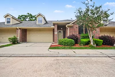 1531 Village Townhome Drive, Pasadena, TX 77504 - Photo 3