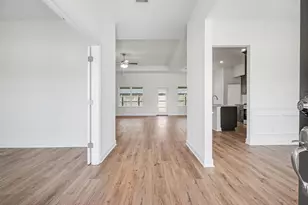 7 Keystone Ct, Angleton, TX 77515 - Photo 5