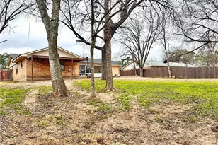 2501 Wayside Dr, Bryan, TX 77802 - Photo 27
