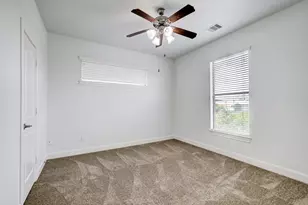 2364 Sperber Ln, Houston, TX 77003 - Photo 9