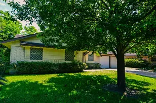 8407 Edgemoor Dr, Houston, TX 77036 - Photo 3