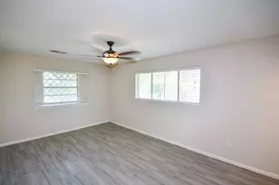 8407 Edgemoor Dr, Houston, TX 77036 - Photo 11