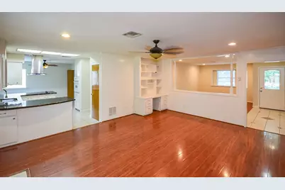 8407 Edgemoor Drive, Houston, TX 77036 - Photo 7