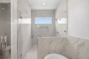 1110 Peden St, Houston, TX 77006 - Photo 19