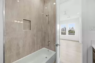 1110 Peden St, Houston, TX 77006 - Photo 25