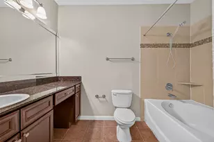 2255 Braeswood Park Dr, Houston, TX 77030 - Photo 25