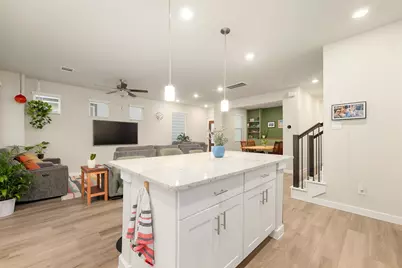 3104 Valley Peak Drive, Houston, TX 77063 - Photo 7
