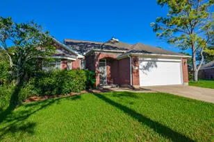 811 Spring Valley Ct, Sugar Land, TX 77479 - Photo 3