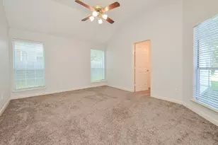 811 Spring Valley Ct, Sugar Land, TX 77479 - Photo 11