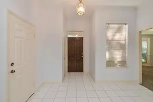 811 Spring Valley Ct, Sugar Land, TX 77479 - Photo 5