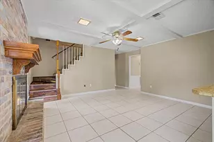 110 Mockingbird Ln, Clute, TX 77531 - Photo 11