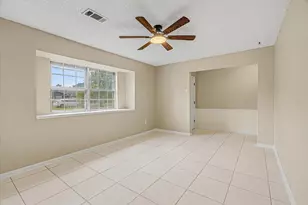 110 Mockingbird Ln, Clute, TX 77531 - Photo 7