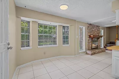 110 Mockingbird Lane, Clute, TX 77531 - Photo 21