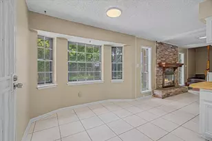 110 Mockingbird Ln, Clute, TX 77531 - Photo 21