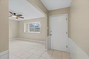 110 Mockingbird Ln, Clute, TX 77531 - Photo 5
