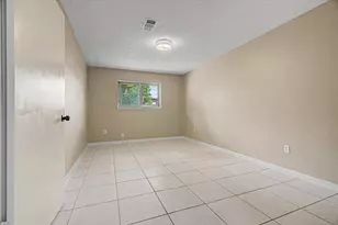 110 Mockingbird Ln, Clute, TX 77531 - Photo 29