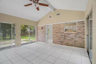 110 Mockingbird Ln, Clute, TX 77531 - Photo 25