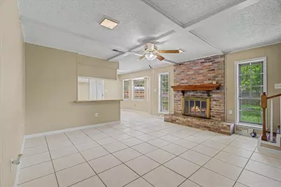 110 Mockingbird Lane, Clute, TX 77531 - Photo 9
