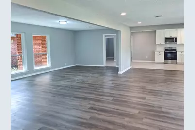 613 Magnolia, Lake Jackson, TX 77566 - Photo 5