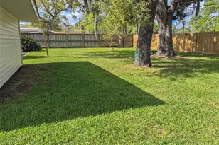 613 Magnolia, Lake Jackson, TX 77566 - Photo 25