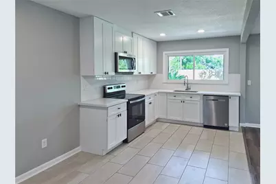 613 Magnolia, Lake Jackson, TX 77566 - Photo 9