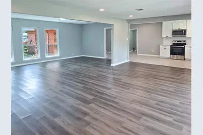 613 Magnolia, Lake Jackson, TX 77566 - Photo 3