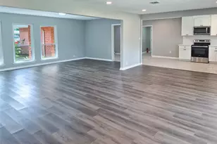 613 Magnolia, Lake Jackson, TX 77566 - Photo 3