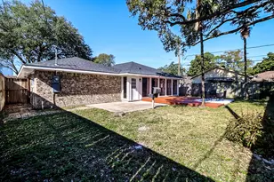 4722 Northrup Dr, Houston, TX 77092 - Photo 17