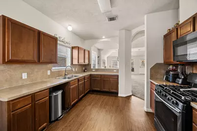 1835 Creegan Park Court, Houston, TX 77047 - Photo 7