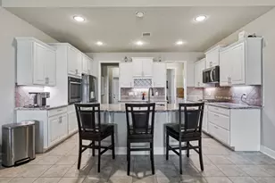 9823 Oaklawn Dr, Mont Belvieu, TX 77523 - Photo 11