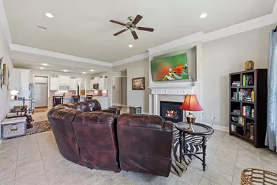 9823 Oaklawn Drive, Mont Belvieu, TX 77523 - Photo 19