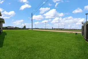 9823 Oaklawn Dr, Mont Belvieu, TX 77523 - Photo 35