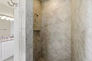 9823 Oaklawn Dr, Mont Belvieu, TX 77523 - Photo 23